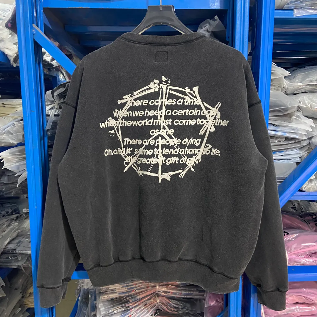 New arrival🆕saint michael American devil print vintage washed and distressed loose round neck pullover plus velvet long-sleeved sweatshirt Fabric: 420g Style number: SM619 Size: S-M-L-XL Color: Black Price: P198